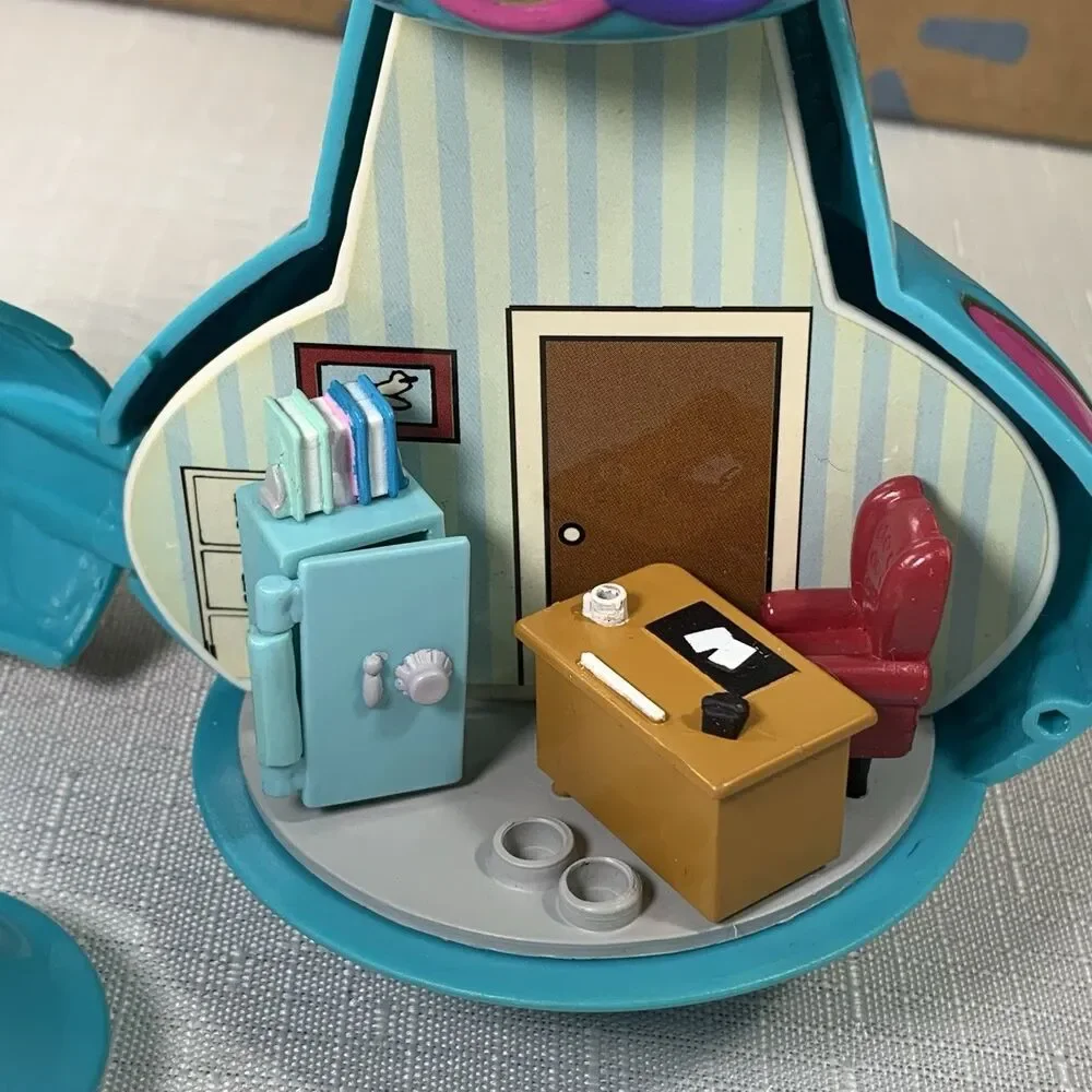 Trendmasters 1995 I Dream Of Jeannie Polly Pocket Lot Of Bottles And 3 Figures